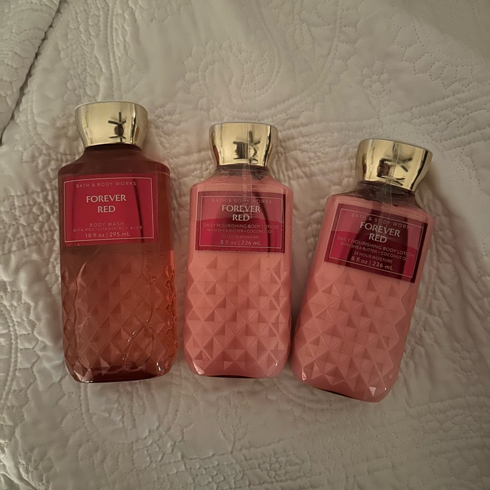 Bath & Body Works Red Body Wash with Textured Design and Gold Cap